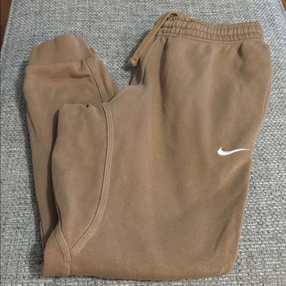 Nike Men’s Brown Joggers with White Logo. Size M Like New!